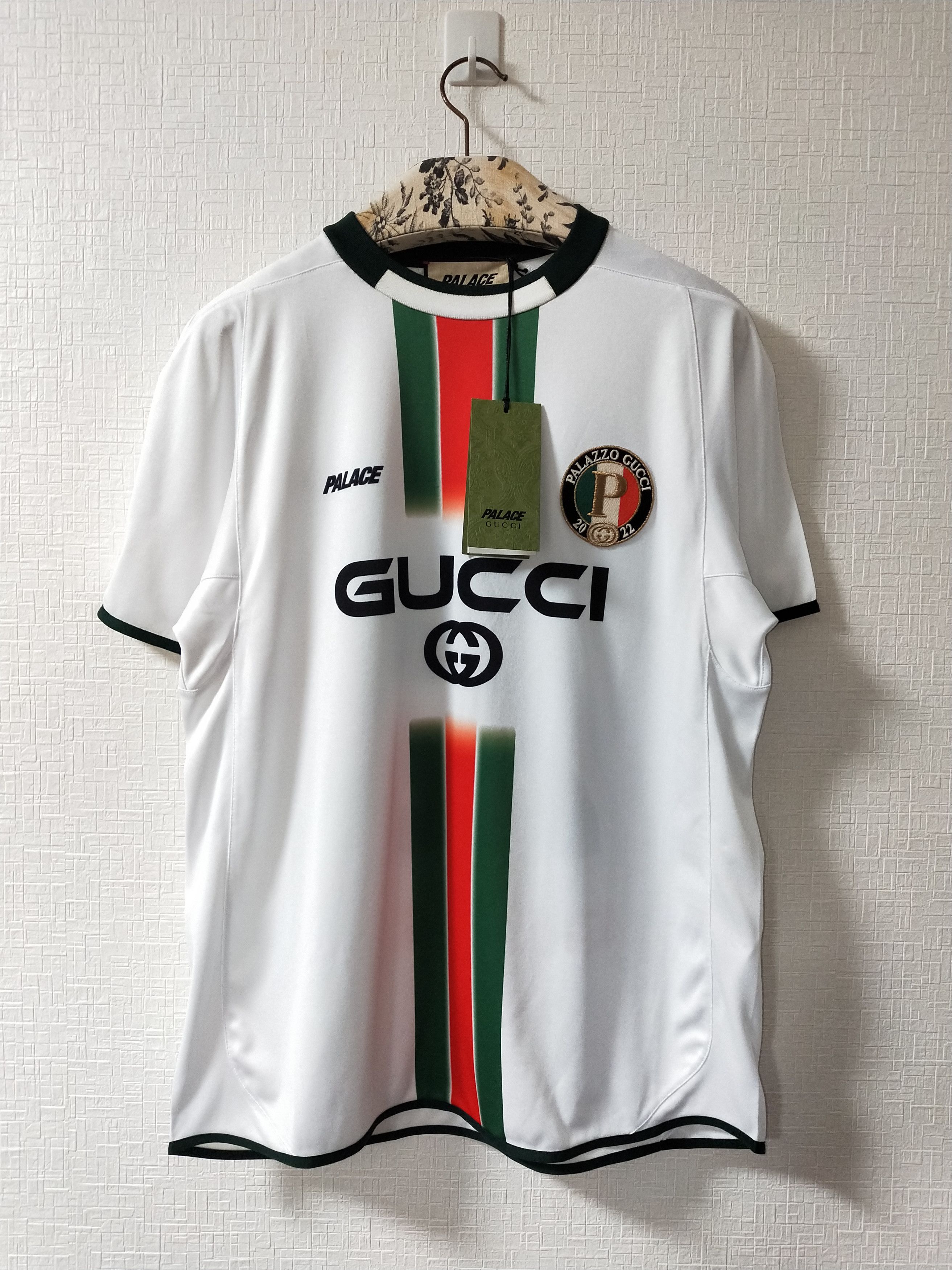 Gucci × Palace Gucci x Palace Strawberry Print Technical Jersey