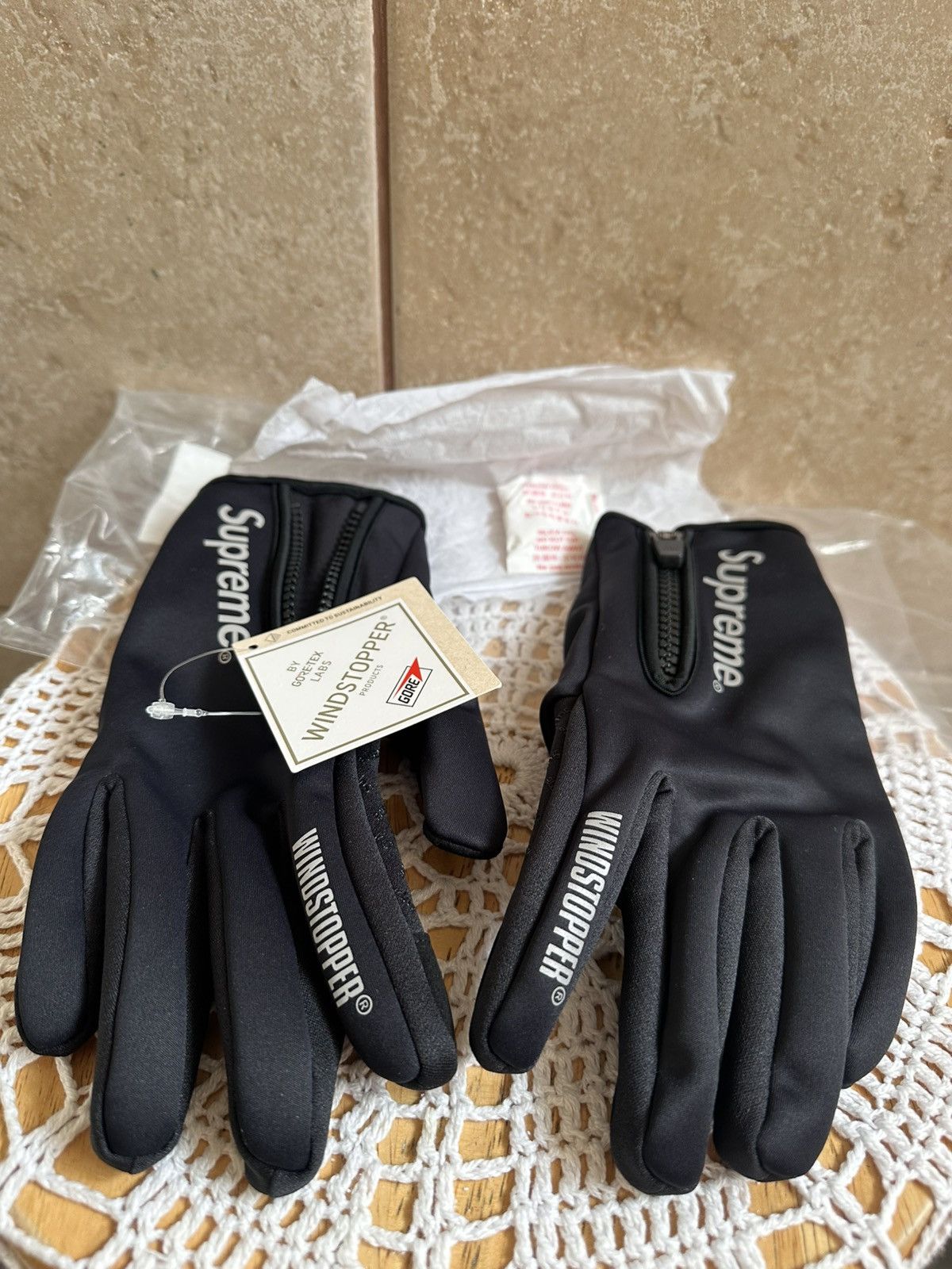 Goretex × Supreme Supreme - WINDSTOPPER® Zip Gloves - Black / Size
