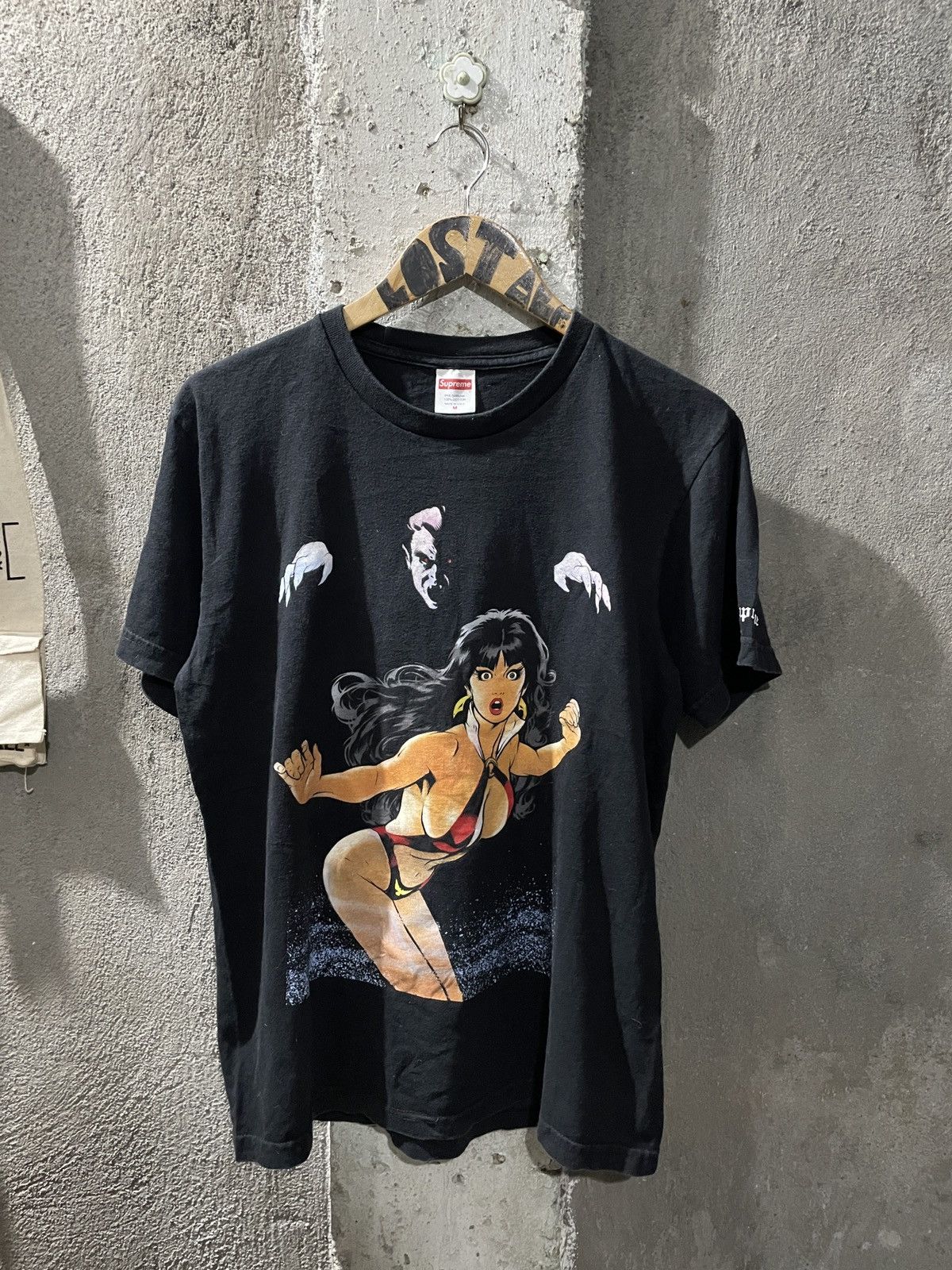 Supreme vampirella tee