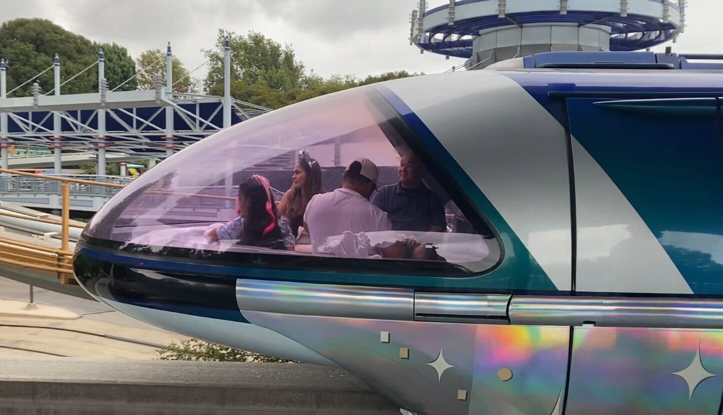海外 ディズニー モノレール MONORAIL 2022 Disneyland Disneyland