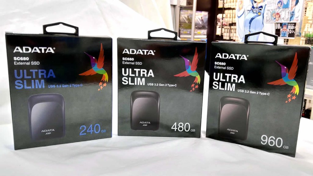 厚さ10mmで重さ35g、価格もお手軽なUSB3.2 Gen2対応の外付けSSD「ADATA