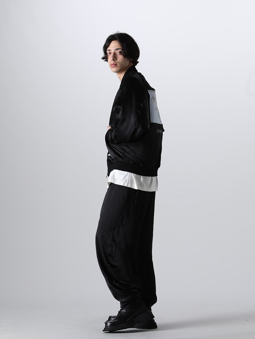 JULIUS ユリウス サテンパンツ ワイドパンツ バギーパンツ サルエル