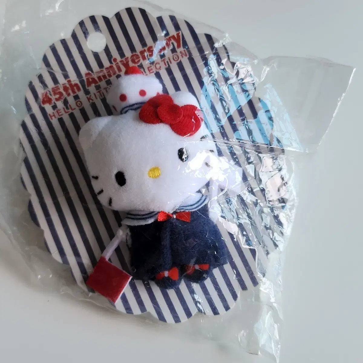 ハローキティ 45 th anniversary ミニブローチ 4点set ハローキティ 45