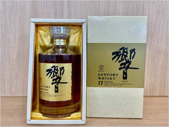 サントリー 響 Hibiki 17年 ゴールドラベル サントリー 響17年 裏