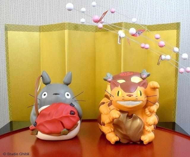 トトロ＆ネコバスと新年を祝う 「めでたいお飾り」12月下旬発売