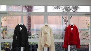 ギャラリー：90年代のマルジェラを再認識できるニット100点 | GQ JAPAN