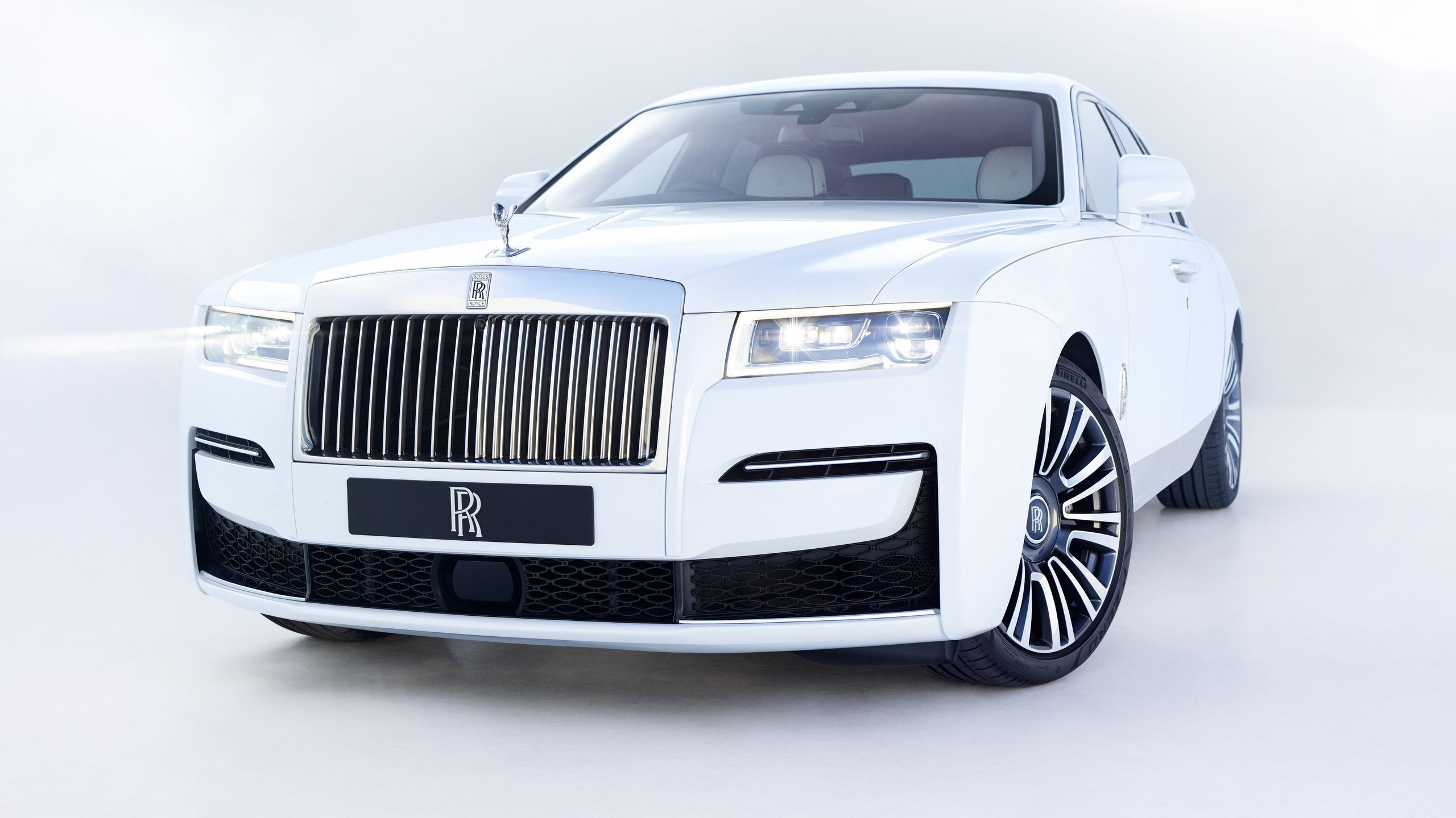 新型ロールス・ロイス「ゴースト」登場！ | GQ JAPAN