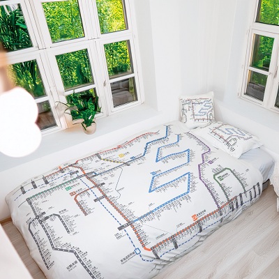 ベッドルームを新幹線の座席に模様替え！鉄道モチーフの寝装品