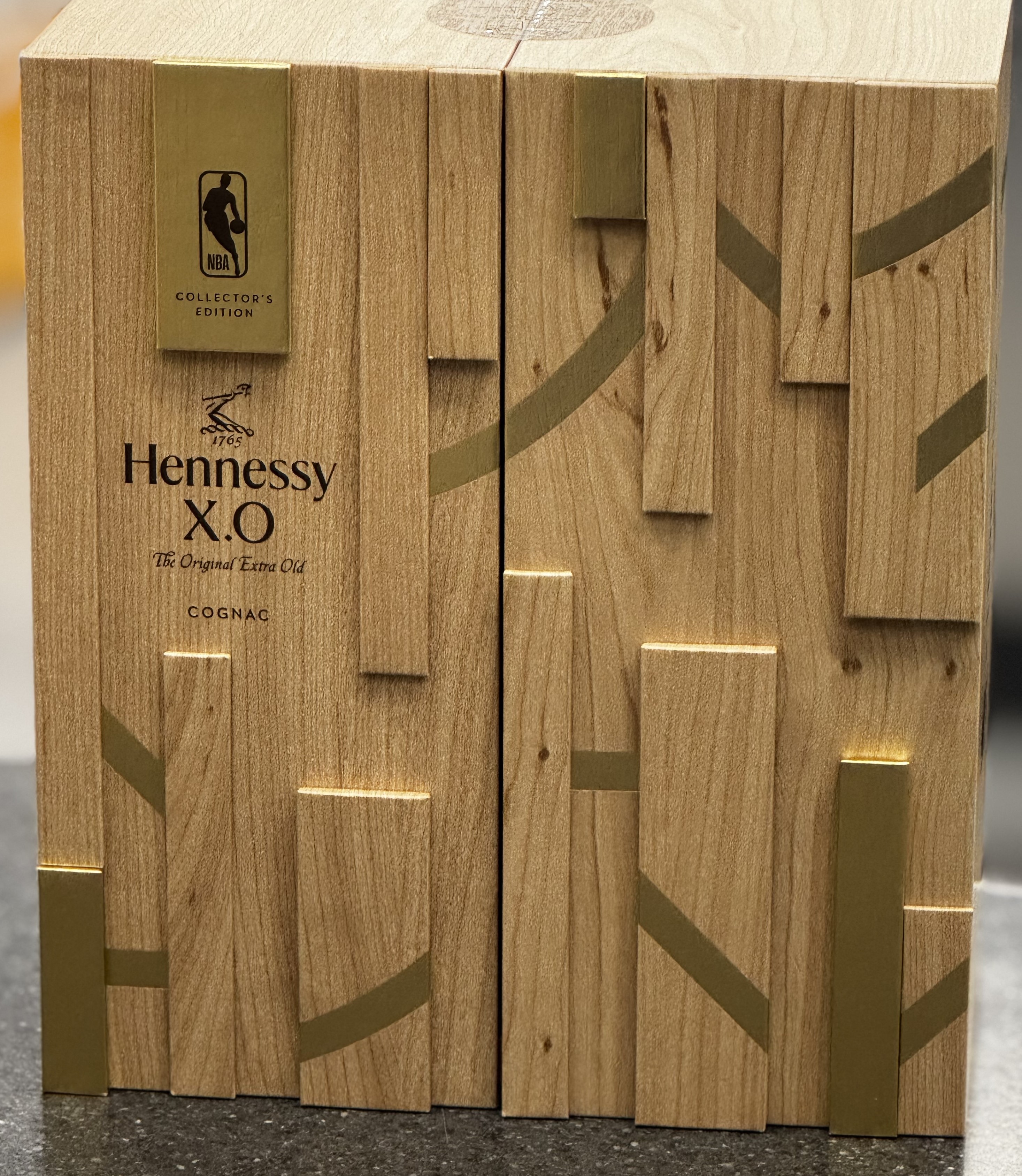 Hennessy Xo Nba Collector's Gift 750Ml | Outlet Liquor