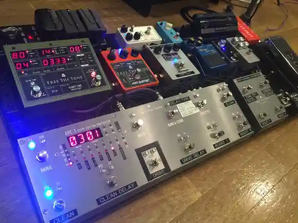 ギター・ベース用プログラマブル・スイッチャー／ループ・スイッチャー