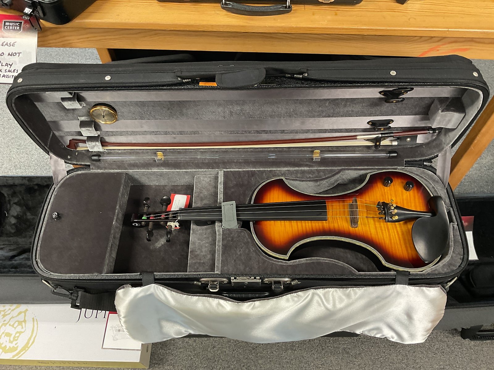 Fender FV-3 Deluxe Violin, Flamed Maple Sunburst - 717669040437