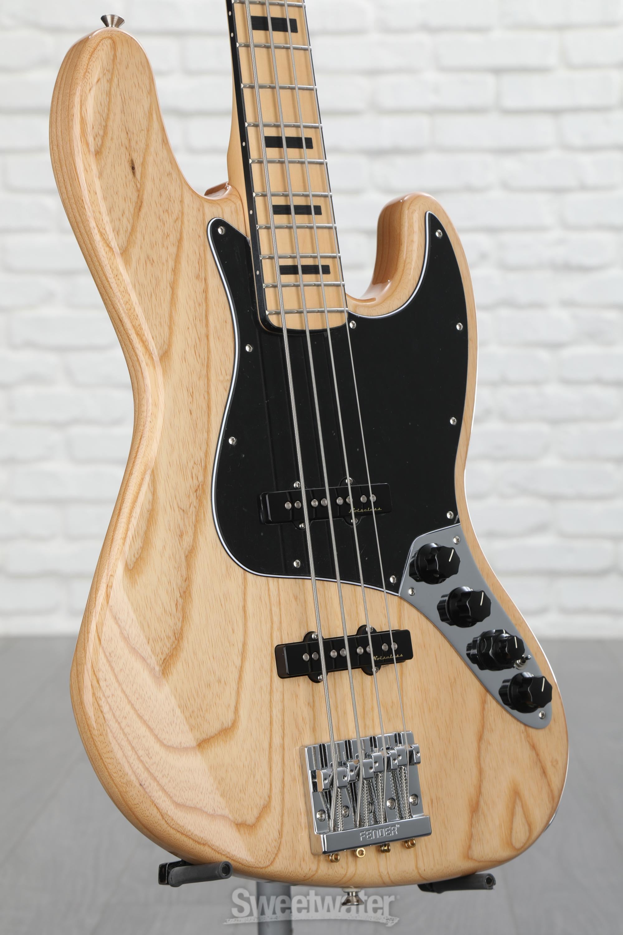 Fender Deluxe Active Jazz Bass - Natural with Maple Fingerboard