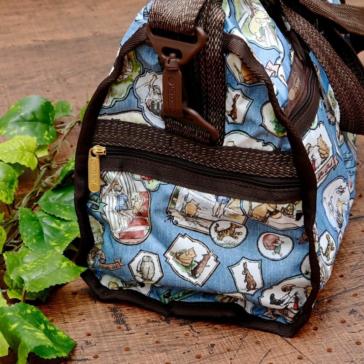 挿絵を額縁風にデザイン！レスポートサック LeSportsac ディズニー