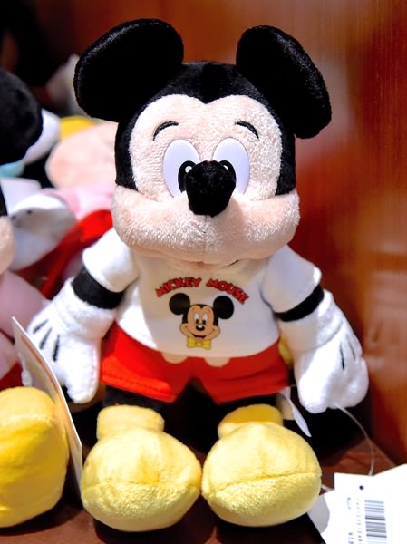 Tシャツを着たかわいいミッキーたち☆ディズニーランドのぬいぐるみ -