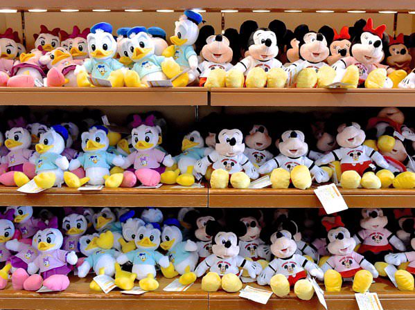 Tシャツを着たかわいいミッキーたち☆ディズニーランドのぬいぐるみ -