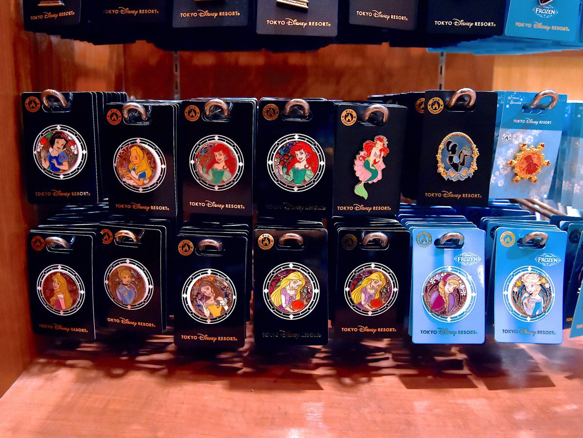 美品 同梱可】 ディズニー ミッキー アリエル 白雪姫 等 ピンバッジ