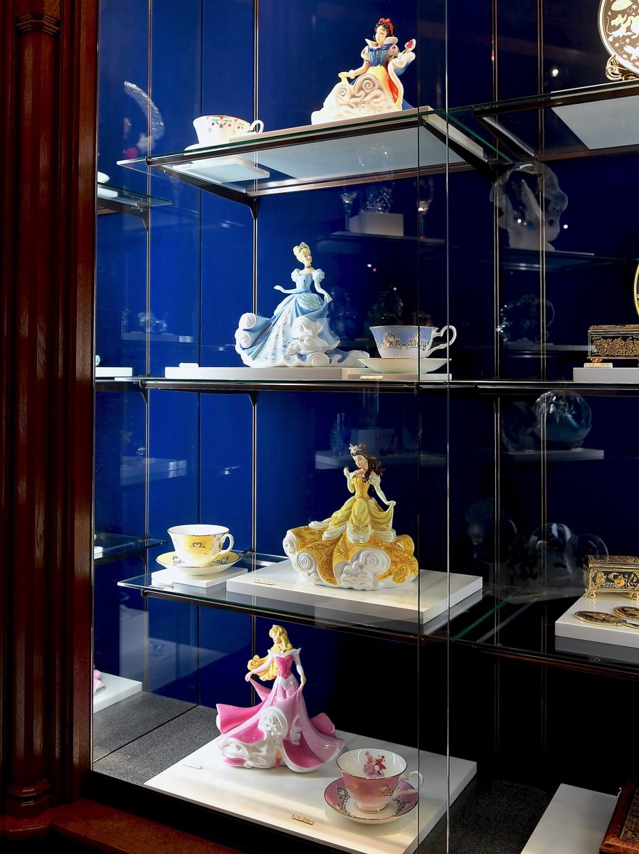 芸術的なディズニープリンセスグッズ！東京ディズニーランド｢ガラスの