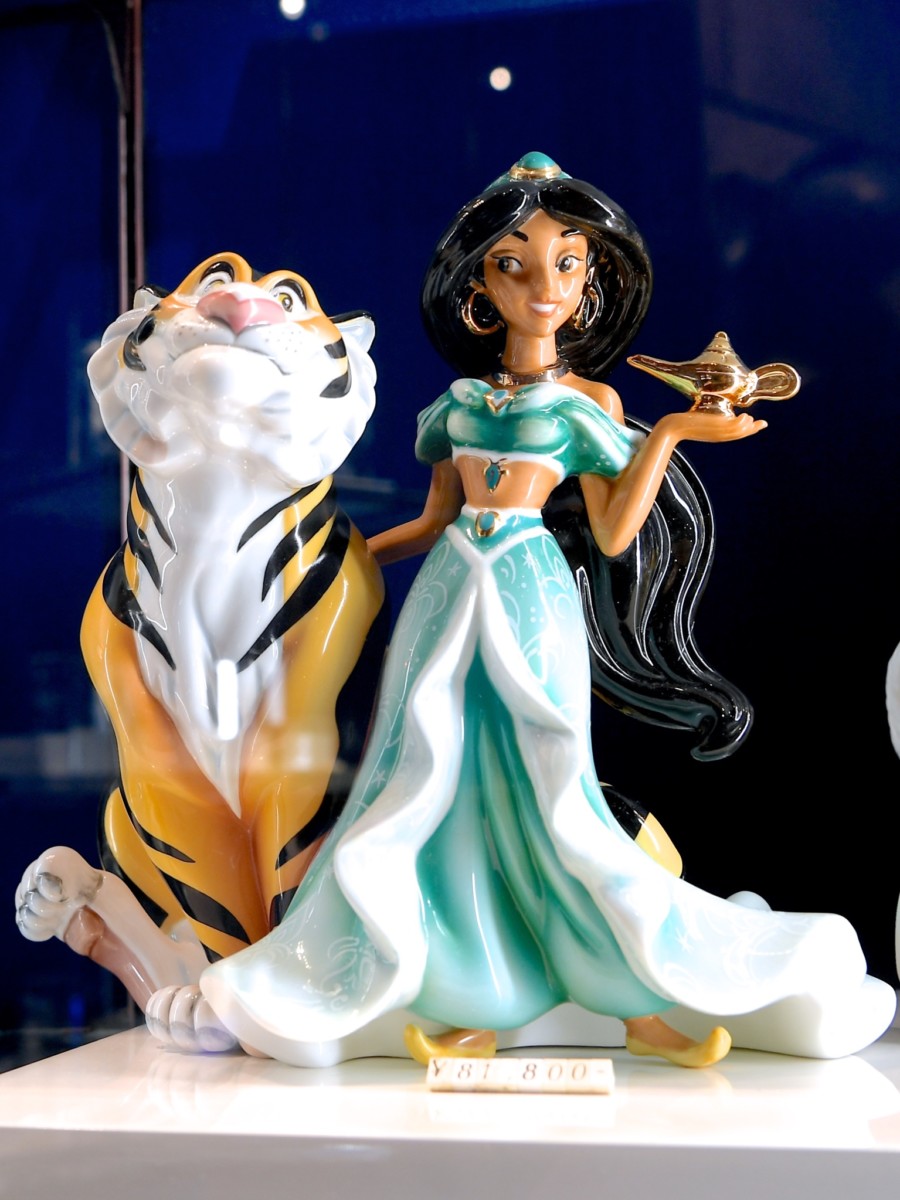 芸術的なディズニープリンセスグッズ！東京ディズニーランド｢ガラスの