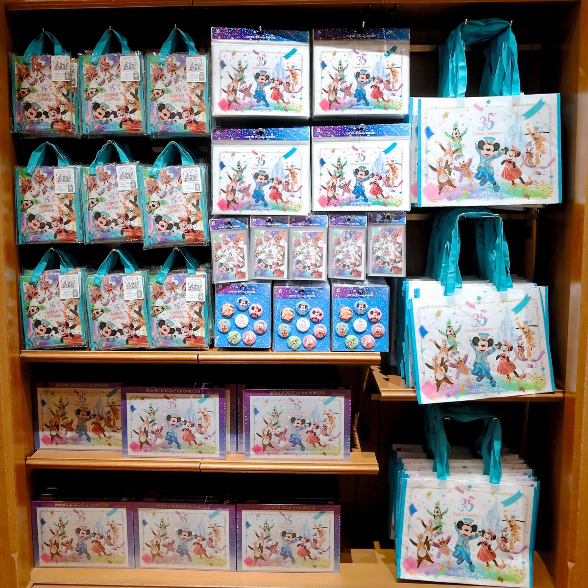 ミッキー＆フレンズ”実写デザイン！東京ディズニーリゾート35周年グッズ -