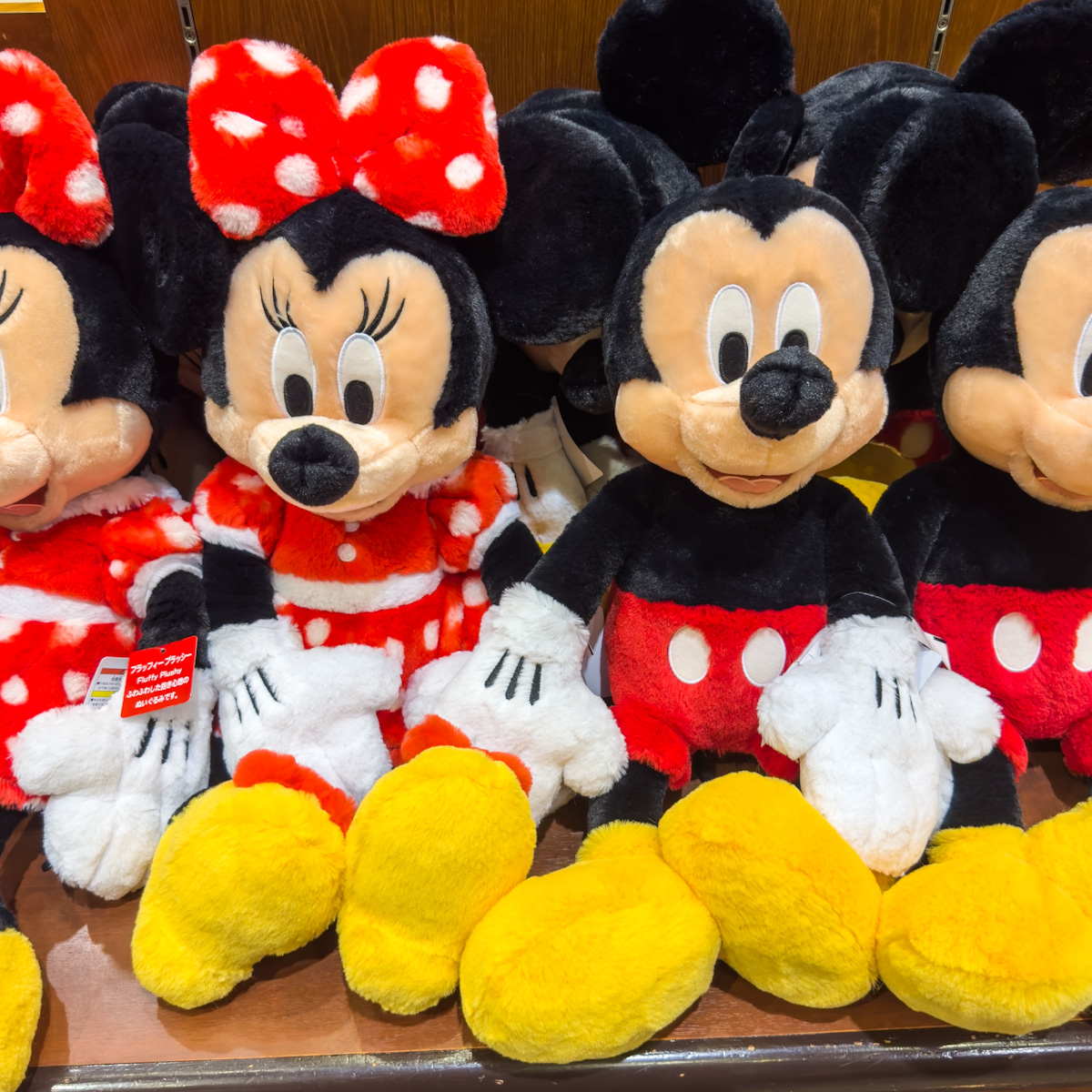 ミッキー マウス 巨大ぬいぐるみ