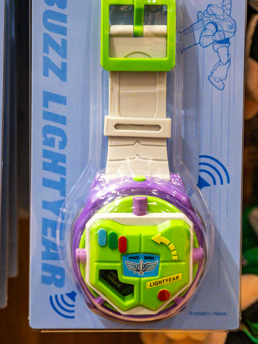 バズの腕時計形！東京ディズニーランド｢トイ・ストーリー｣光るおもちゃ -