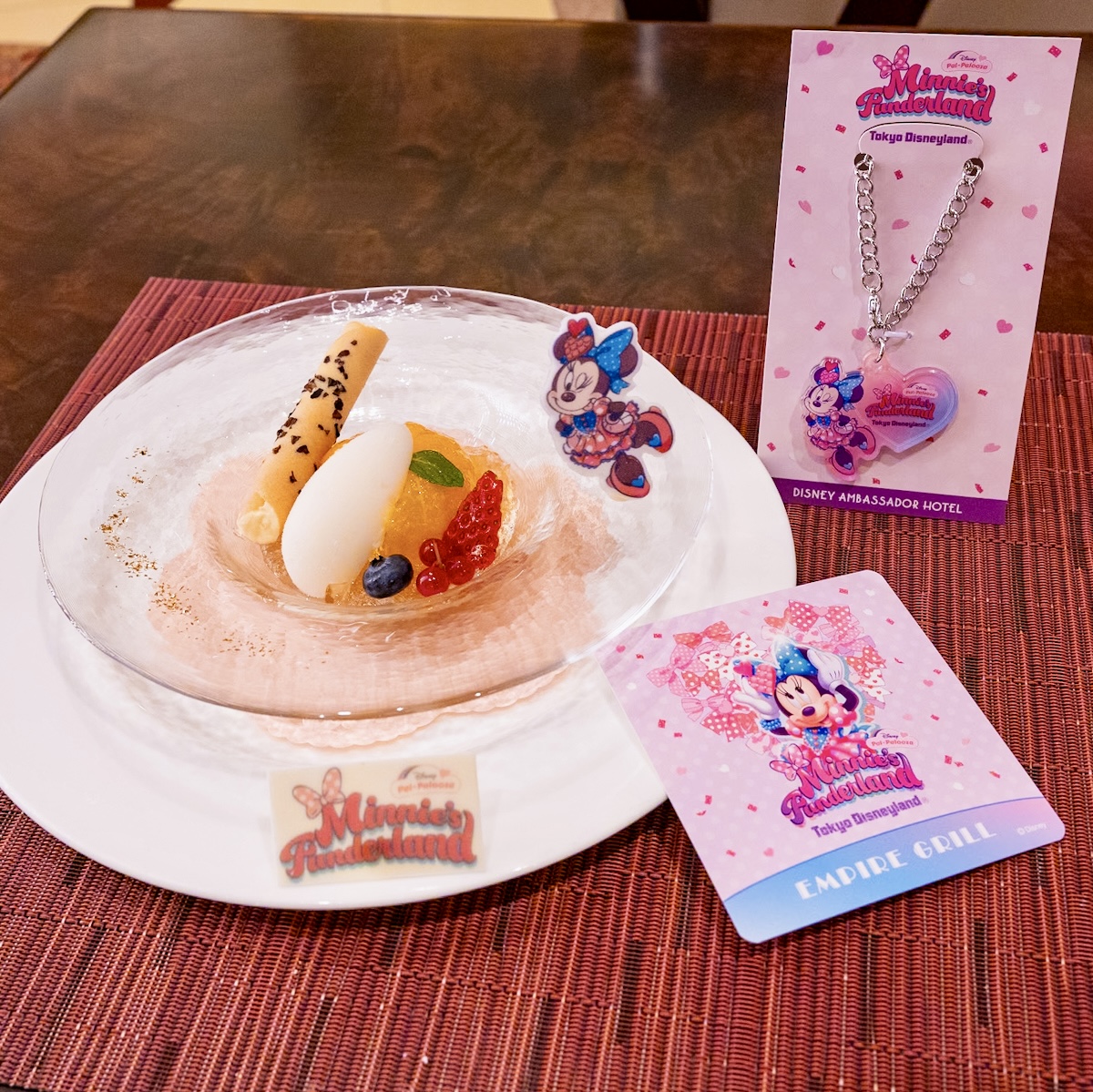 ミニーのファンダーランド チャーム エンパイアグリル ハイピ