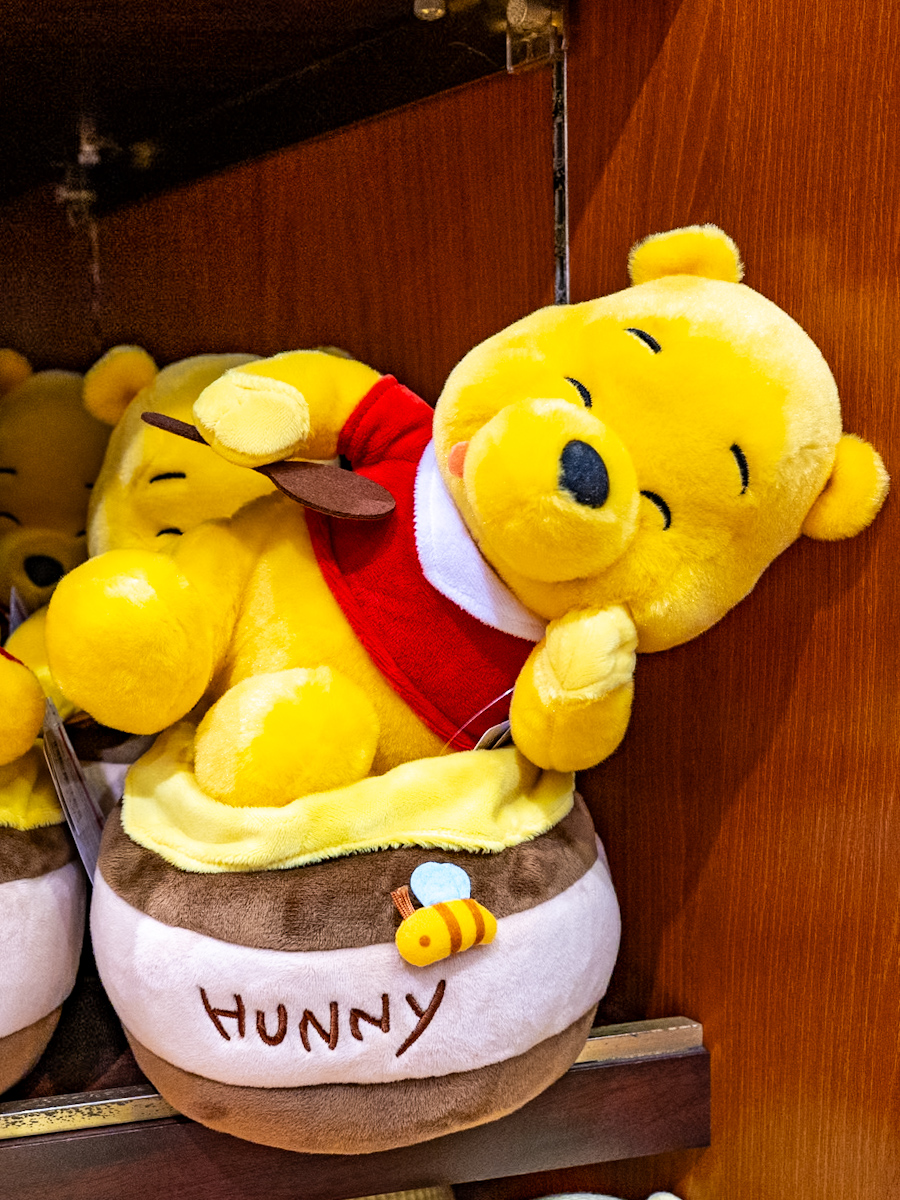 はちみつの壺に入ったプー！東京ディズニーランド『くまのプーさん