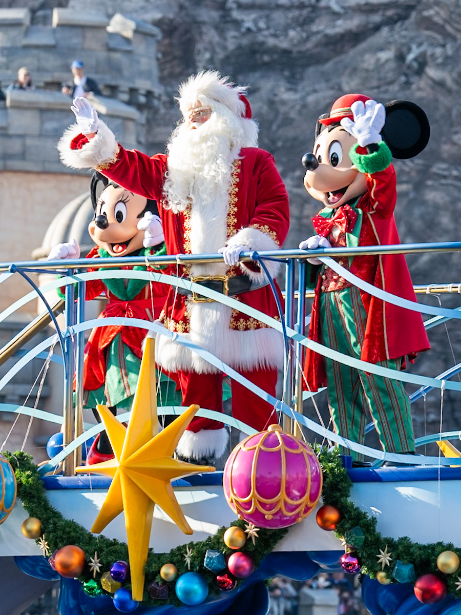 ミッキーたちとサンタクロースが登場！東京ディズニーシー“ディズニー