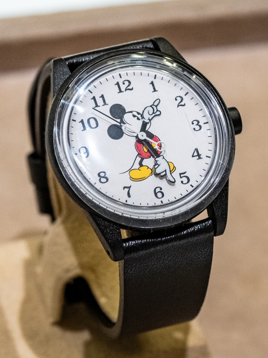 ミッキーが時刻を教える腕時計！東京ディズニーリゾート ウォッチ -