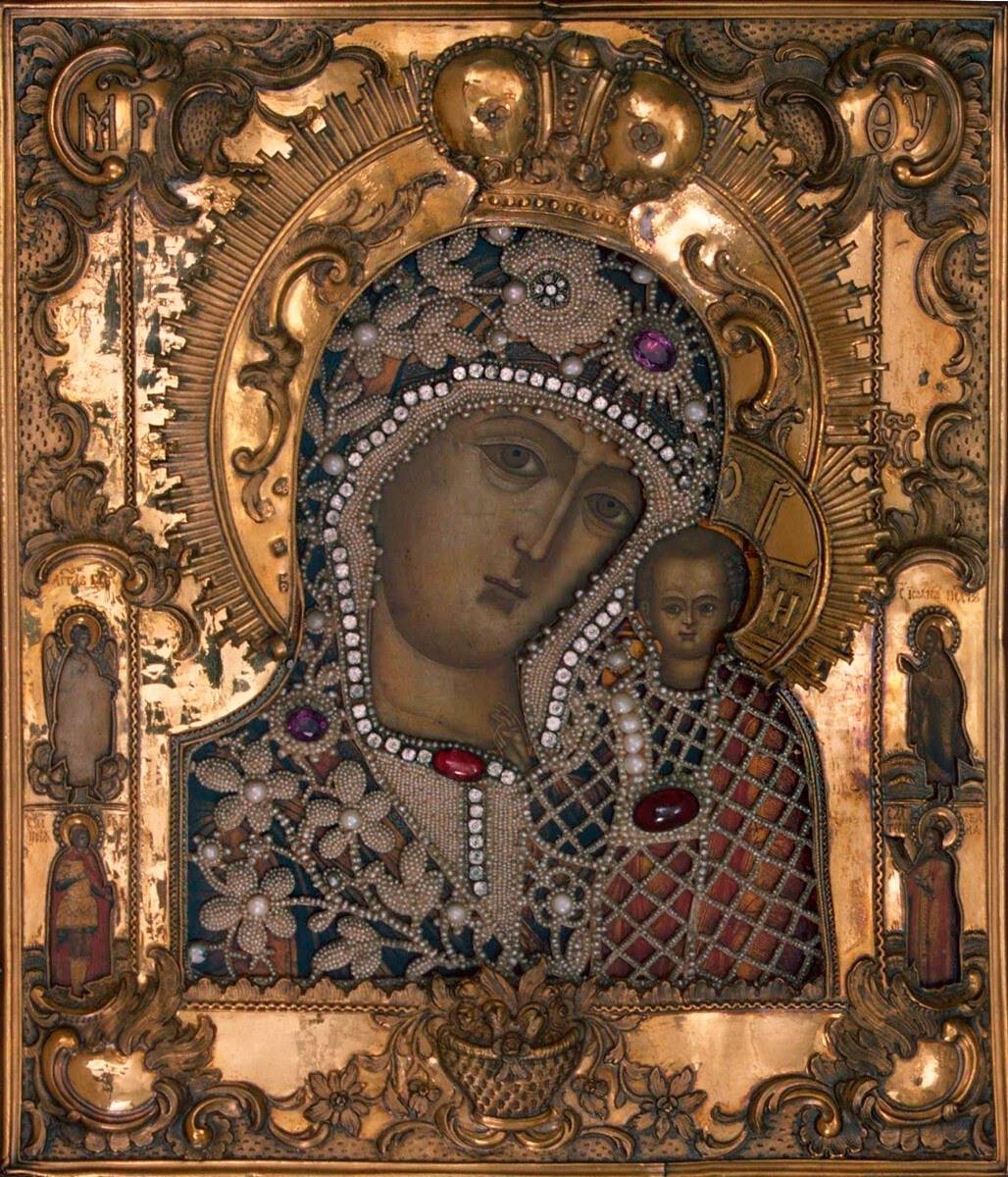 ロシアのイコンに使われた、もっともな高価なリザ8選