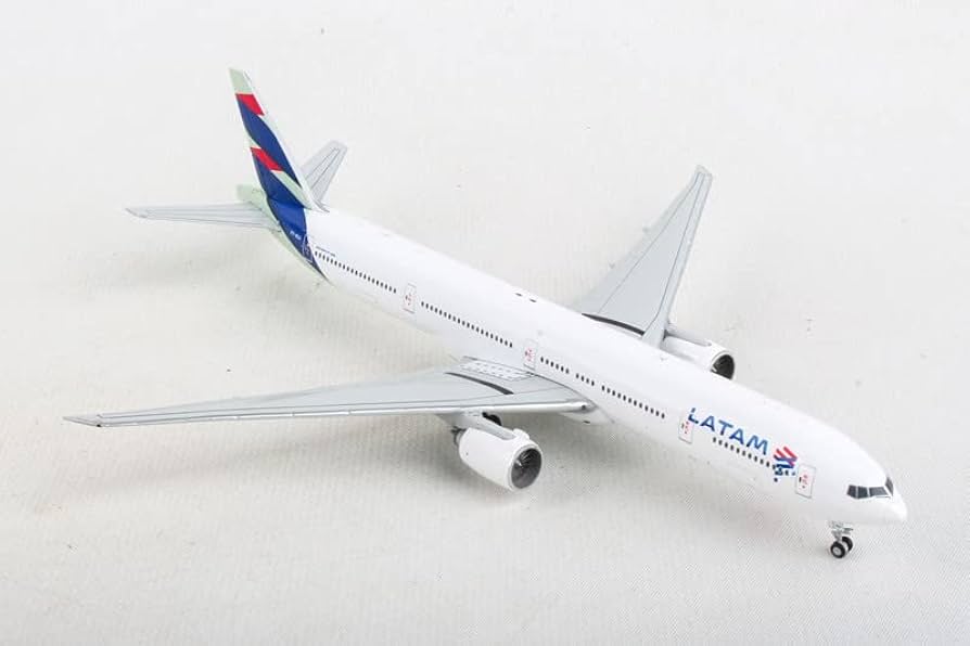 Amazon.com: GeminiJets Chile for LATAM Airlines for Boeing B777