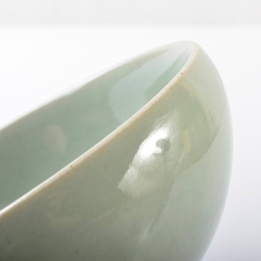 Amazon.co.jp: 中国 龍泉窯 粉青磁 花刻 茶碗 M R6128 : ホーム＆キッチン