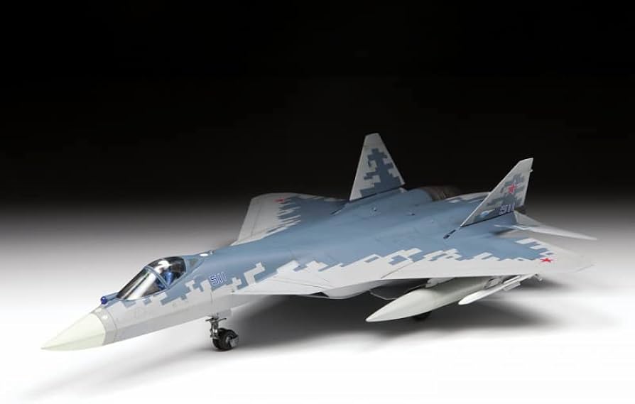 Amazon | ズベズダ 1/72 ロシア空軍 スホーイ Su-57 プラモデル ZV7319