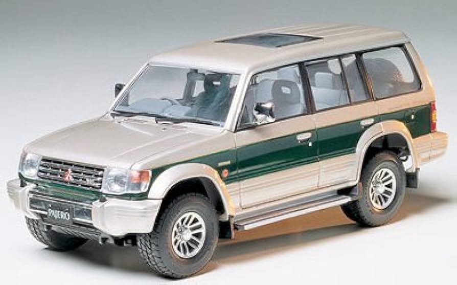 新品未開封】 タミヤ 1/24 三菱パジェロ・スポーツオプション ジープ 2