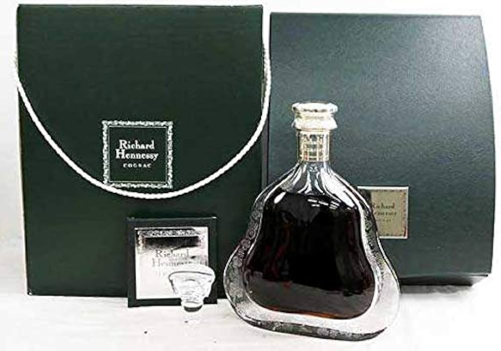 Amazon.co.jp: ヘネシー リシャール バカラ 旧ボトル 700ml : 食品
