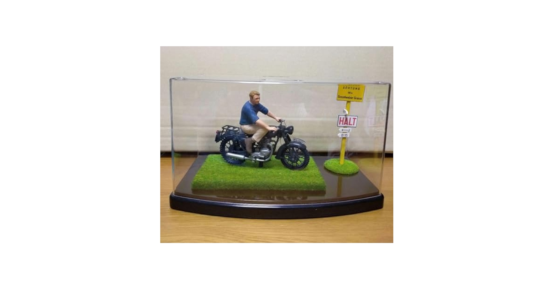 3月17日まで出品スティーブ・マックイーン 1:6 フィギュア バイク付き