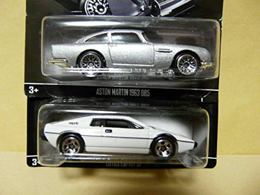 ホットウィール 007ボンドカー・ミニカーコレクション（12台入りBOX