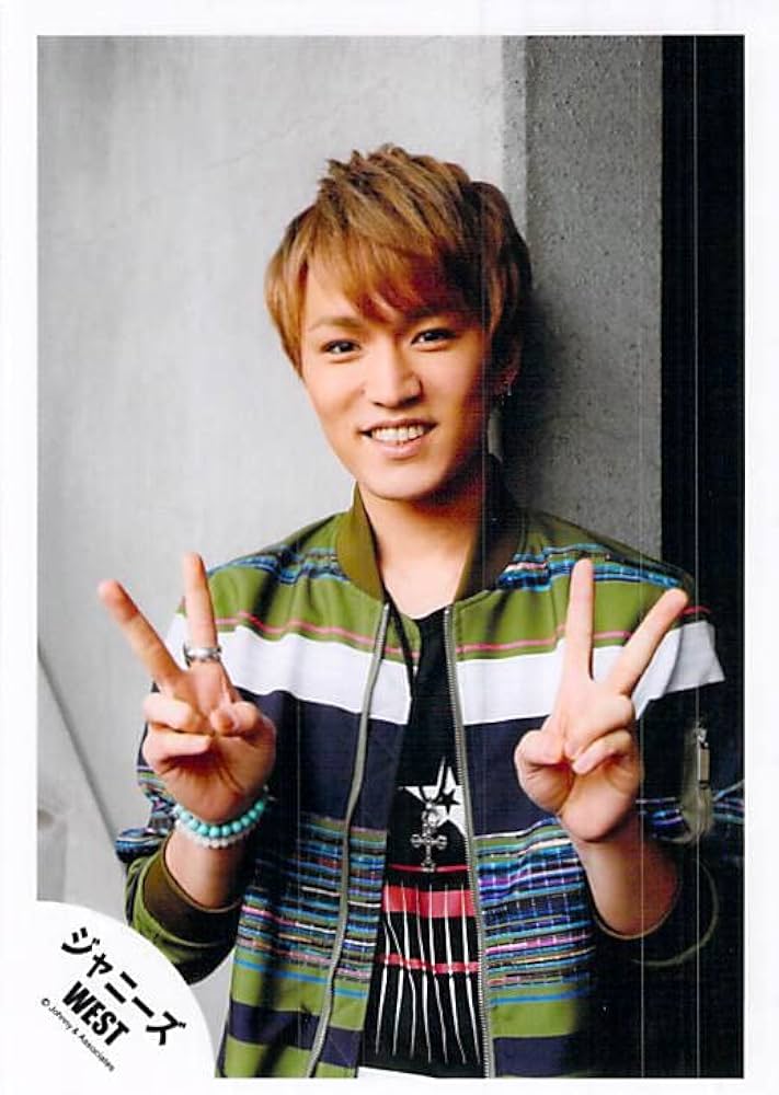 Amazon.co.jp: ジャニーズWEST 神山智洋 公式写真 写真 フォト