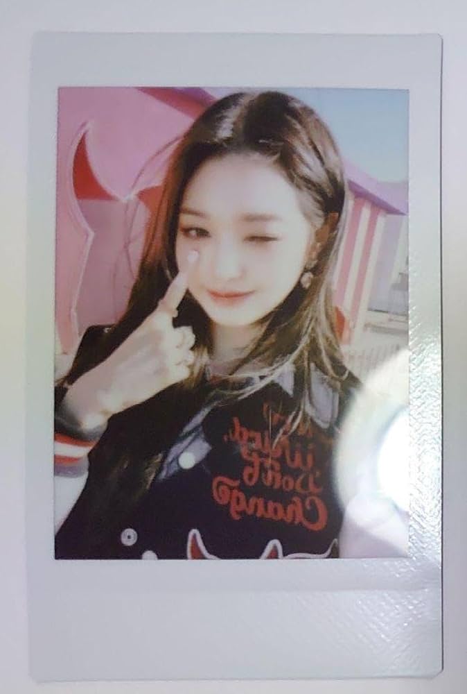 IVE 直筆サイン入りトレカ イソ