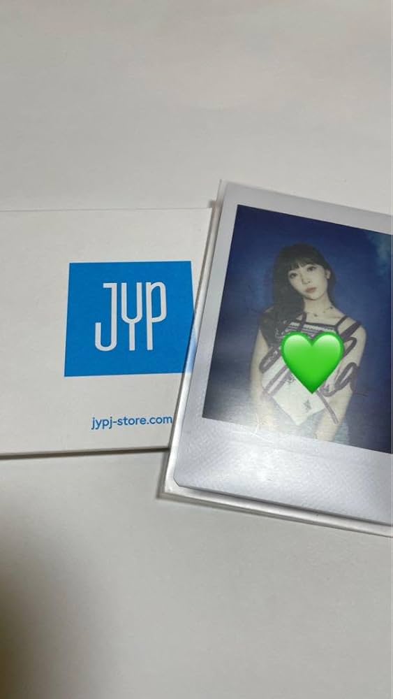 NiziU マユカ MAYUKA 直筆サイン入りチェキ UVカットスタンド付き