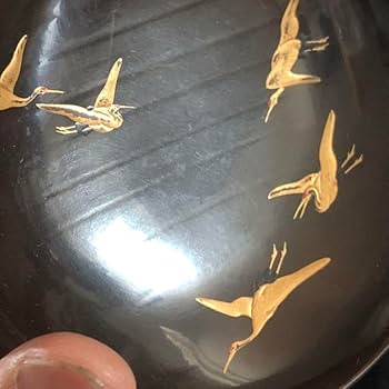 Amazon.co.jp: 究極の美蔵から黄金の鶴23羽が優雅に飛ぶ漆塗り蒔絵の