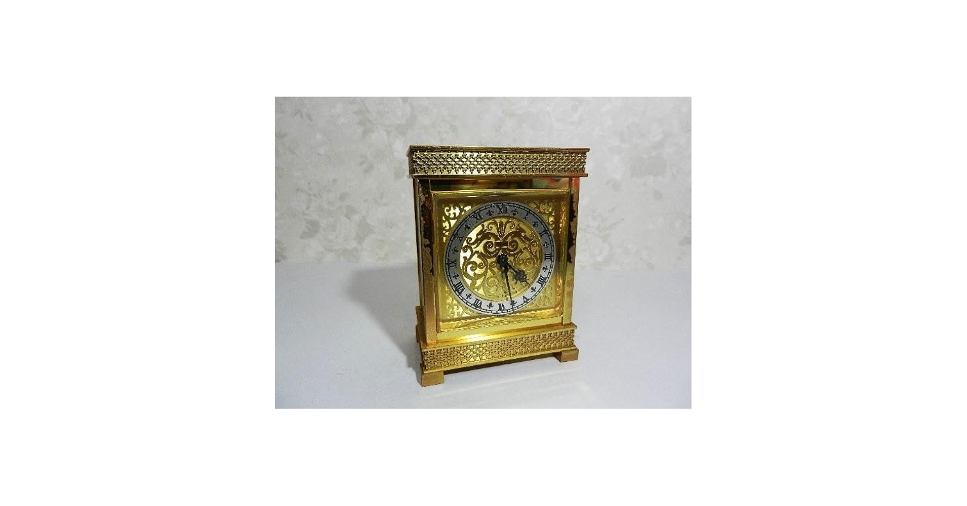 LUXOR」ブランドスイス製ねじ巻き置時計（年代不明、定時と30分