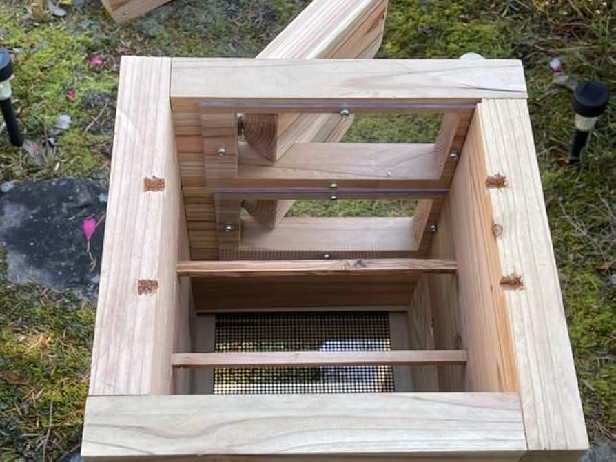 Amazon.co.jp: 日本みつばち用 飼育箱 重箱式巣箱 板厚35mm 観察窓と