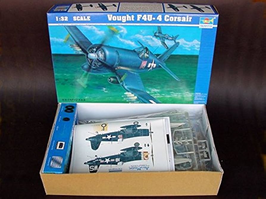 Amazon | トランペッター 1/32 米海軍 ヴォート F4U-4コルセア