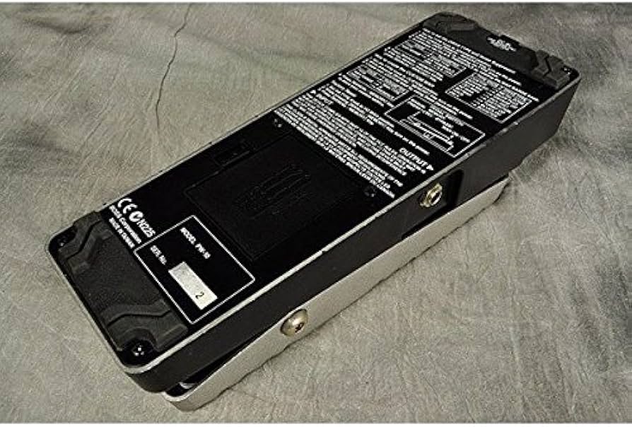 Amazon | BOSS ボス / PW-10 V-Wah | ワウ | 楽器・音響機器