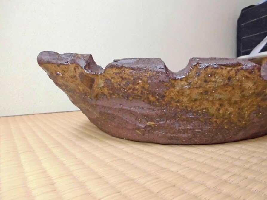 和＆アジアンテイスト重厚感のある木の葉型の陶器の睡蓮鉢陶器の魚の