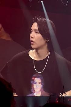 Amazon.co.jp: ユンギ着用 SUGA Agust D TOUR D-DAY Photo Tシャツ US