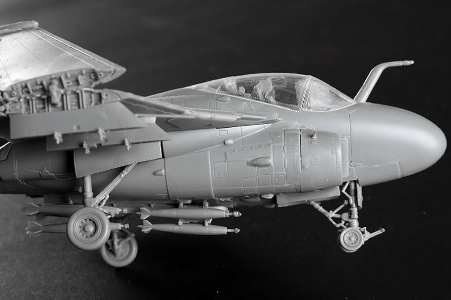 Amazon.com: Trumpeter 1/72 US Navy A-6E Intruder 1980s & 1990s