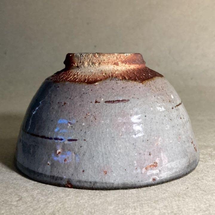 Amazon.co.jp: 唐津山瀬皮鯨茶碗 唐津焼 焼き物 茶碗 抹茶碗 茶道 茶陶