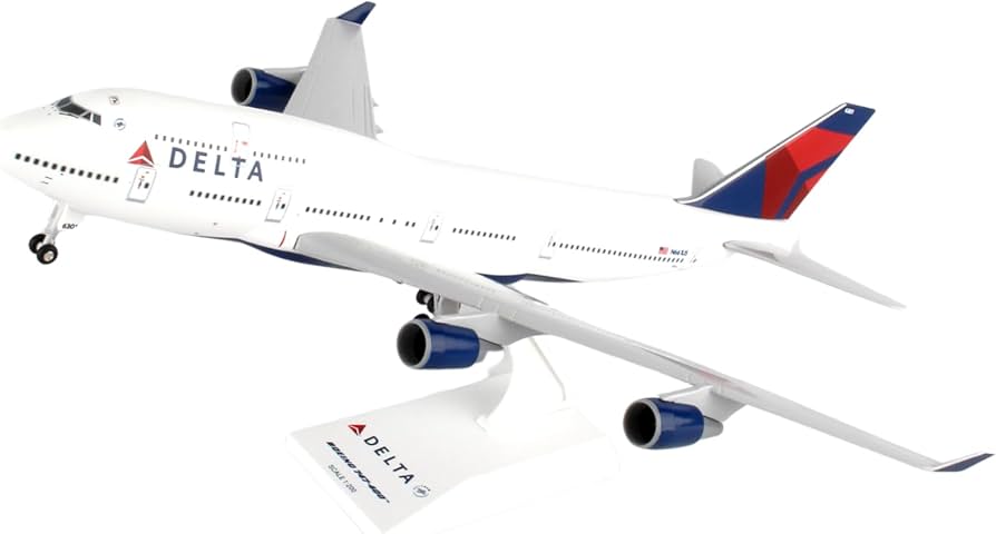 Amazon.com: Daron Skymarks Delta 747-400 Airplane Model Building